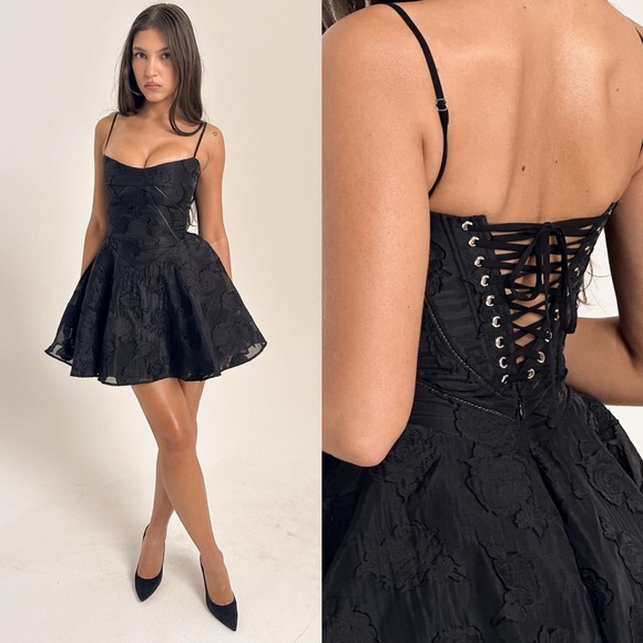 House of CB Dresses & Skirts - HOUSE OF CB ‘SERENITA’ BLACK FLORAL LACE BACK MINI DRESS